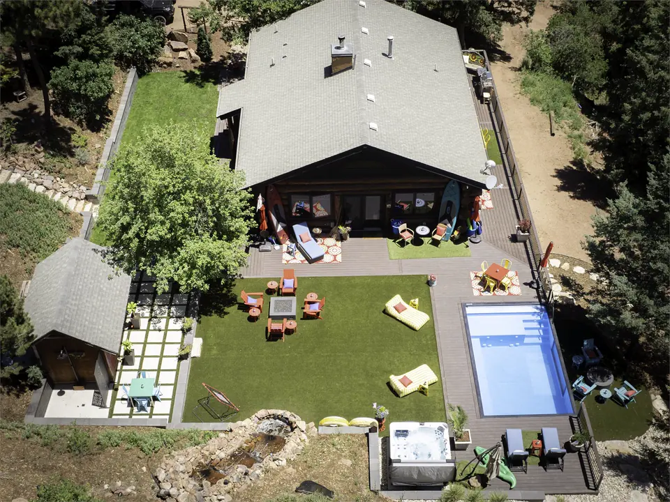 Pine Ridge Retreat